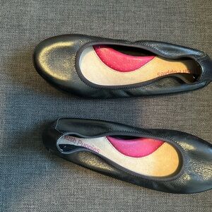 Hush Puppies Women's Black Ballet Flats